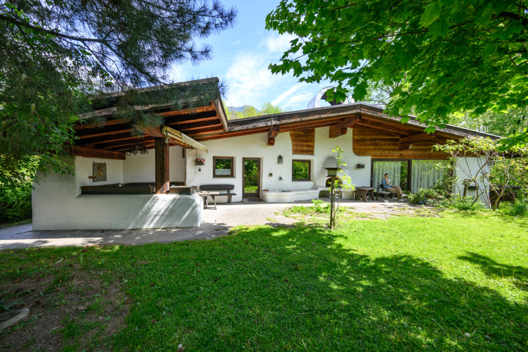 Einzigartiges Grundstück mit idyllischem Landhaus in toller Lage